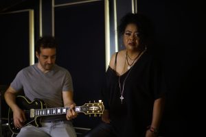 Marie Dina - Album « Champion » - Chanteuse & Coach Vocal à Marseille (13) et ses alentours